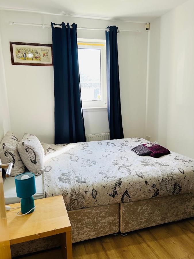 Fabulous 1Bed 1Bath Ground Floor Shared Accommodation ,Only Double Room EDI Exterior foto