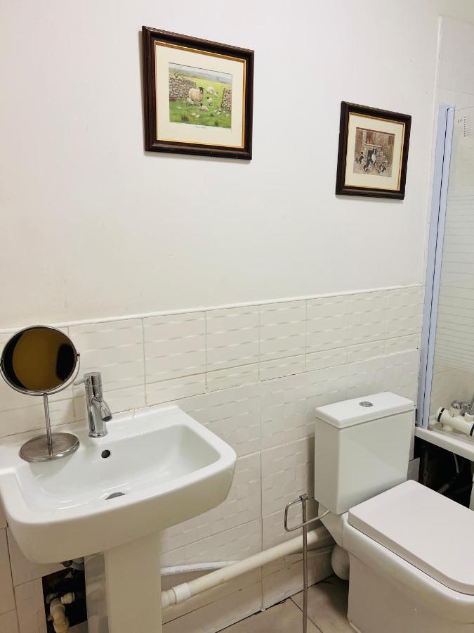 Fabulous 1Bed 1Bath Ground Floor Shared Accommodation ,Only Double Room EDI Exterior foto
