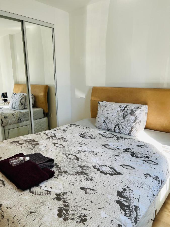 Fabulous 1Bed 1Bath Ground Floor Shared Accommodation ,Only Double Room EDI Exterior foto