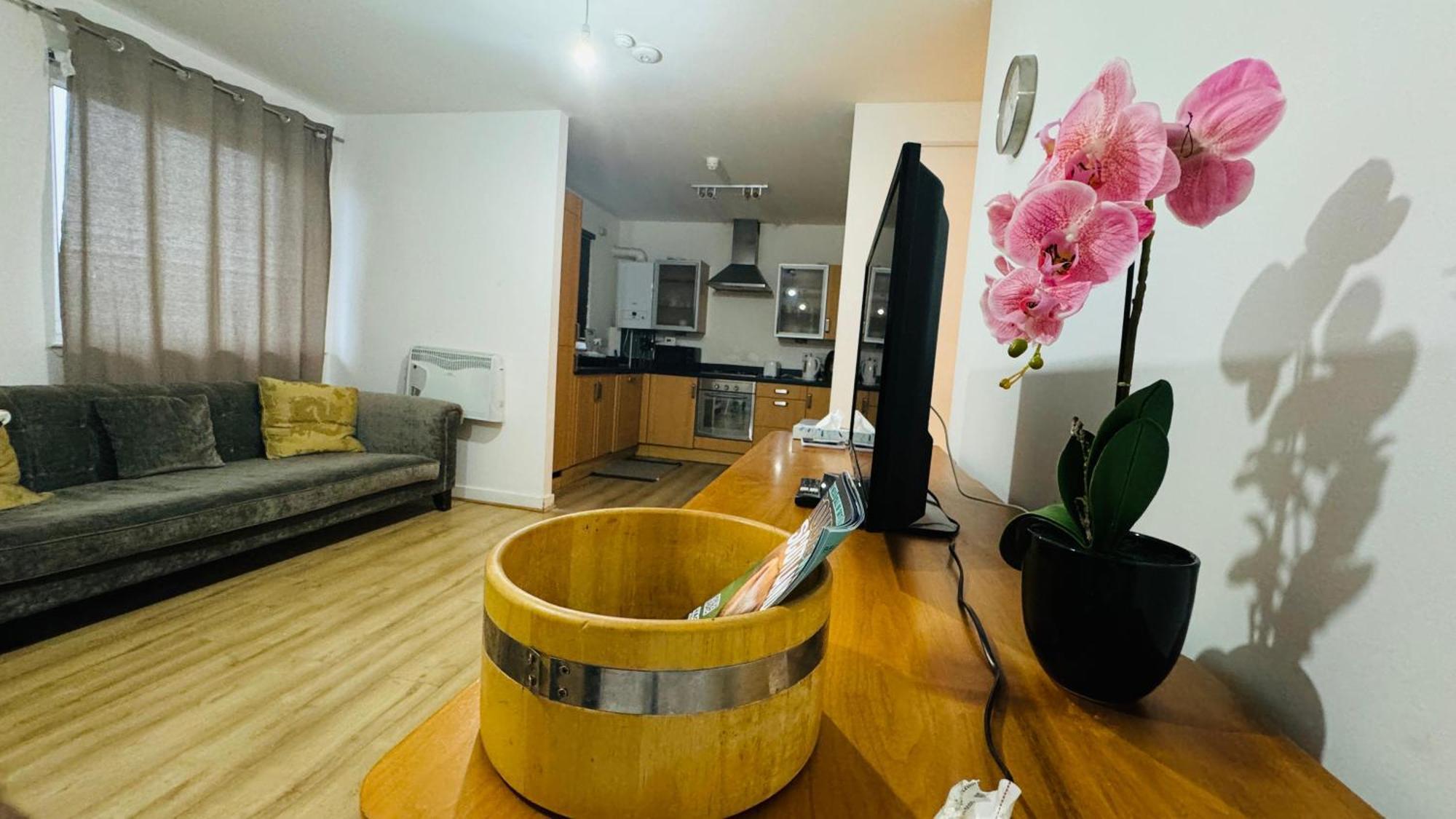 Fabulous 1Bed 1Bath Ground Floor Shared Accommodation ,Only Double Room EDI Exterior foto